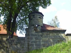 Wehrturm in der Schutzmauer der Wehrkirche "Sankt Marien zum Gesees"