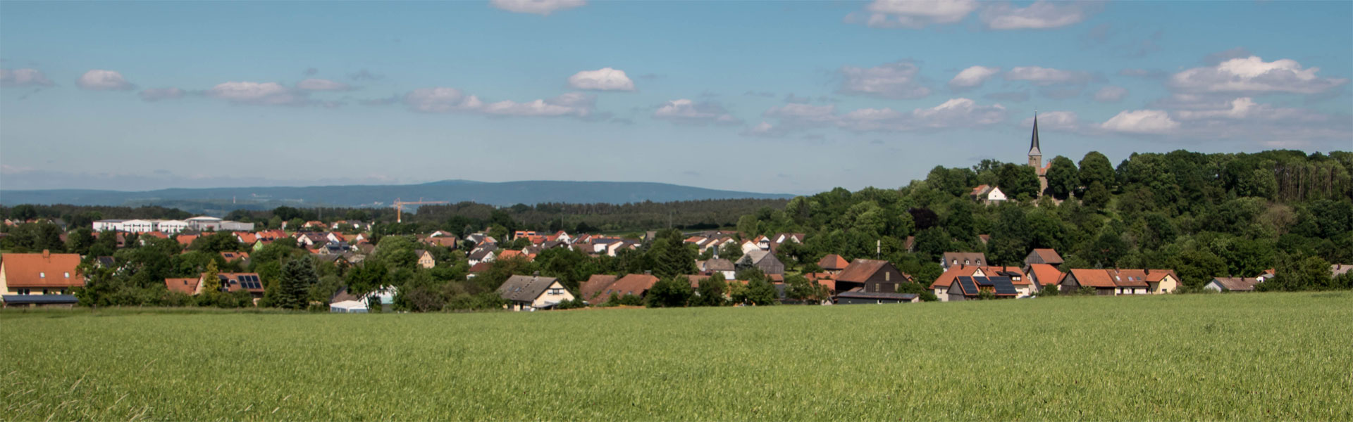Gesees_Ortsportrait Kirche_Sommer 2021_Titelbild